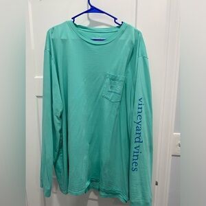XXL green vineyard vines mens tshirt.